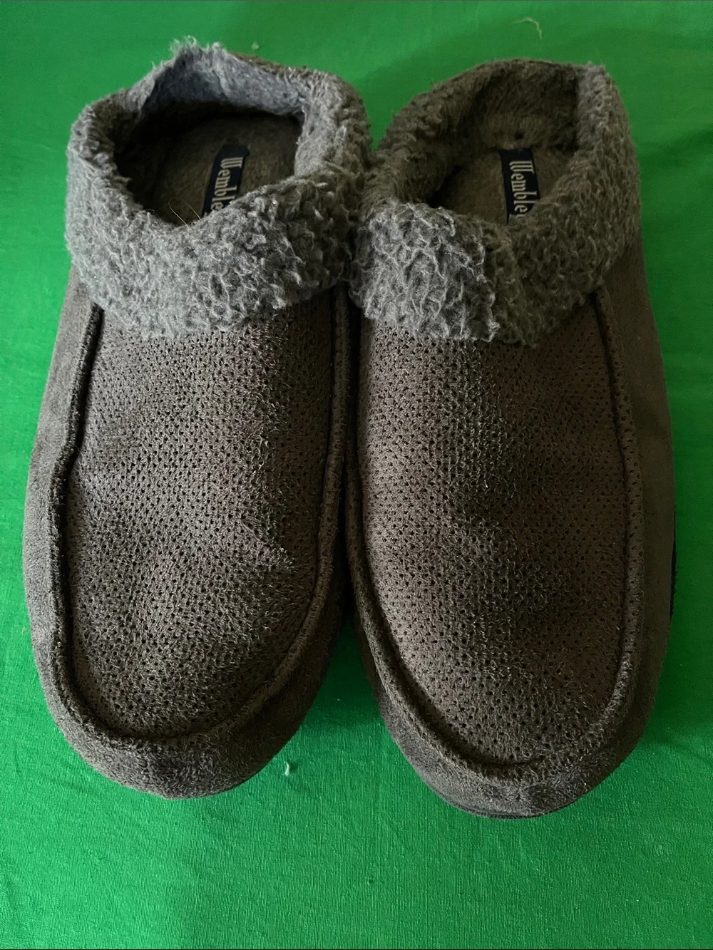 dearfoams Men’s Dark Gray Sherpa-Lined Slip-On Loafers